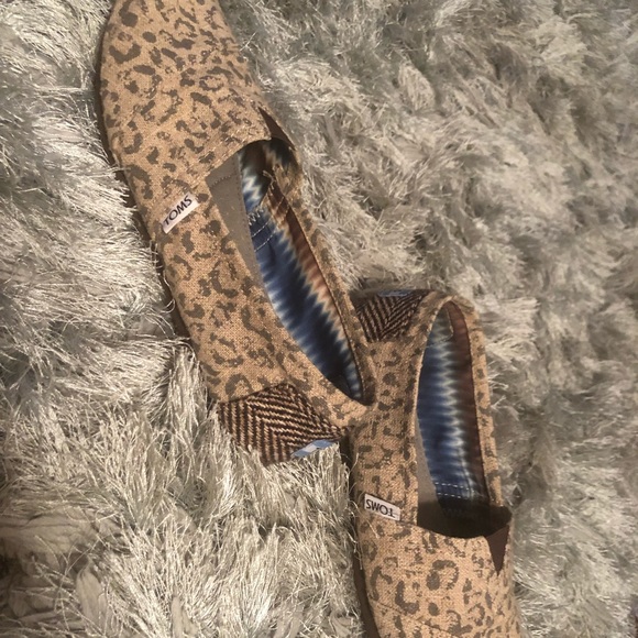 TOMS - Picture 4 of 5